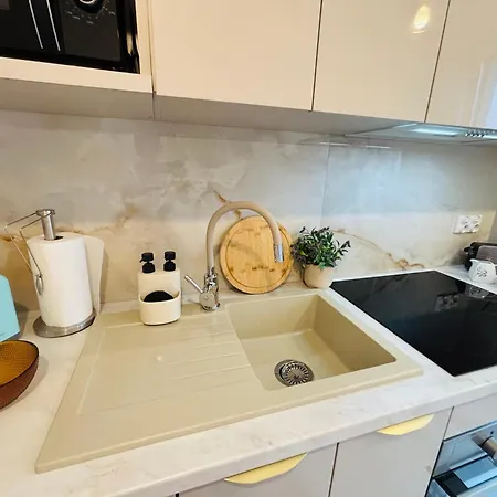 Lotus Glam 2 Garaz * Ostroleka (Ostroleka)