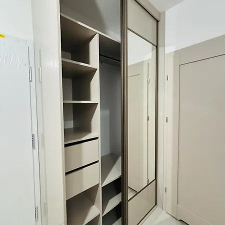 Lotus Glam 2 Garaz Ostroleka (Ostroleka)