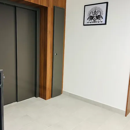 아파트 Lotus Glam 2 Garaz 오스트로웽카