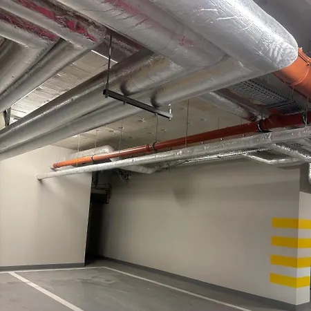 Lotus Glam 2 Garaz Apartment