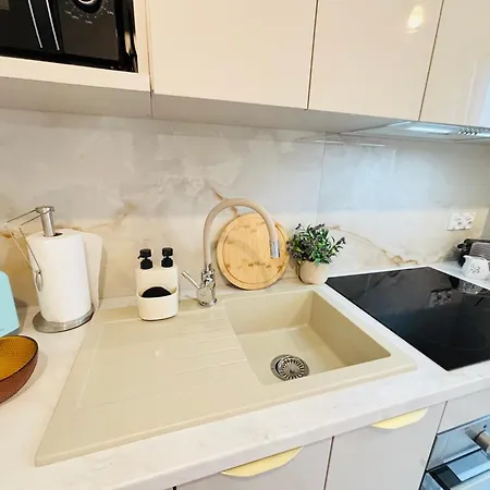شقة Lotus Glam Two Parking Balcony Separate Kitchen