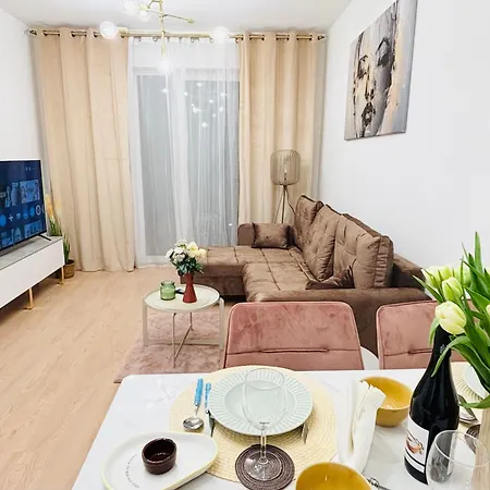 شقة Lotus Glam Two Parking Balcony Separate Kitchen *