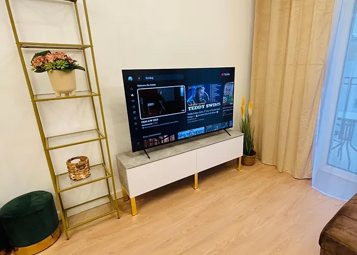 Lotus Glam 2 Garaz * 오스트로웽카