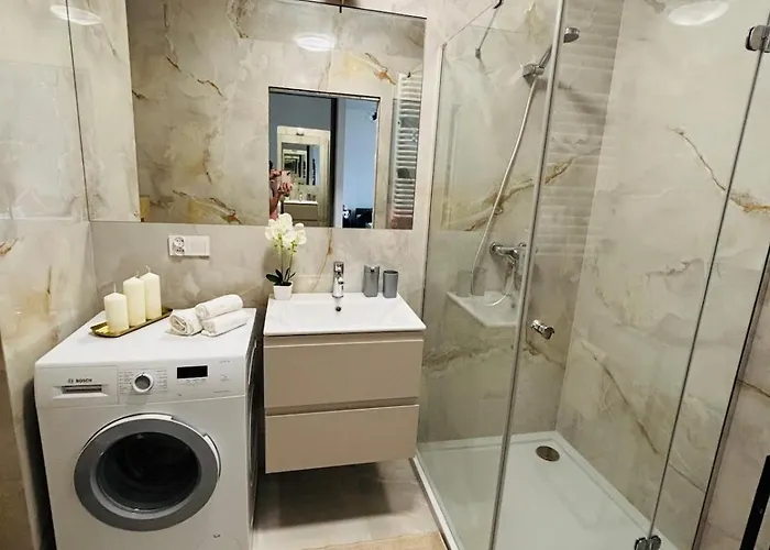 아파트 Lotus Glam 2 Garaz 오스트로웽카