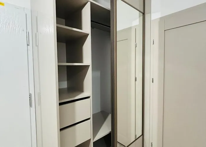 Lotus Glam 2 Garaz 오스트로웽카